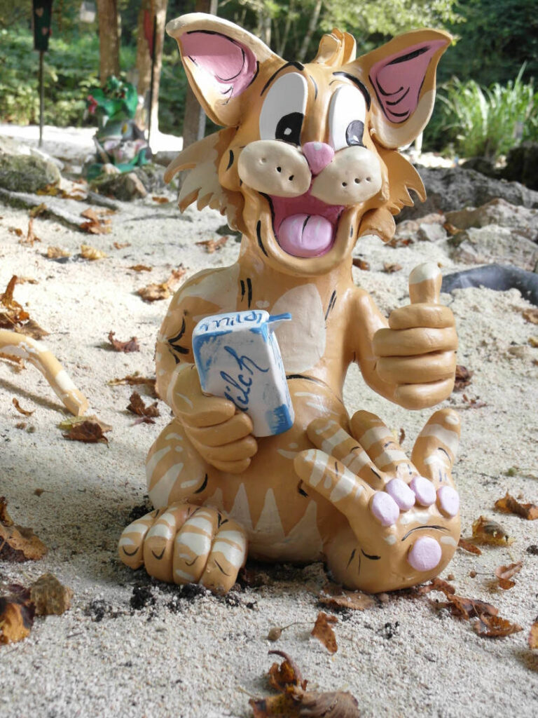 Milch Katze Skulptur