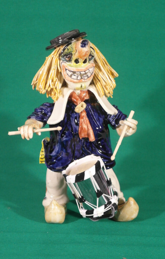 Basler Fasnachtsfigur Waggis Trommler 