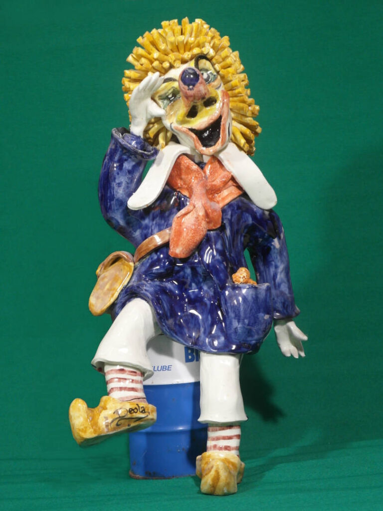 Waggis auf dem Oelfass Basler Fasnachtsfiguren