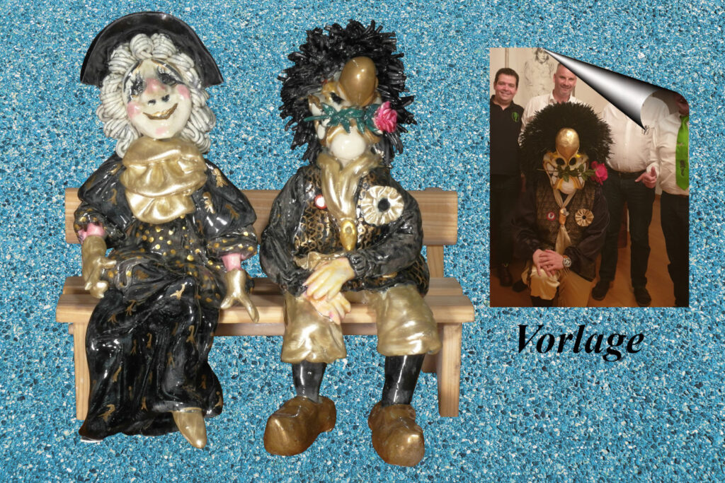 Alti Dante und Waggis mit Rose im Mund auf einer Bank